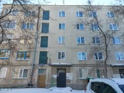 "Когда найдем, тогда и уберем": жильцы одной из многоэтажек Кокшетау пожаловались на хамство в КСК