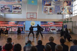 Акмолинские полицейские  продемонстрировали школьникам приемы рукопашного боя