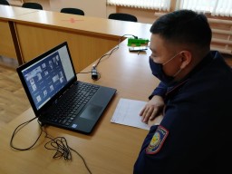 Акмолинские полицейские провели в режиме онлайн круглый стол с лидерами «Жас ұлан»