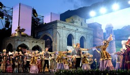 Впервые знаменитая опера «Биржан-Сара» была представлена зрителям на лоне природы курорта Бурабай