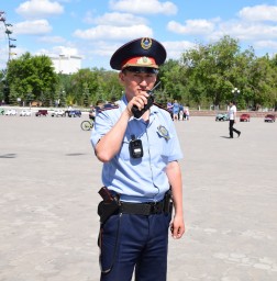 В Кокшетау полицейский спас ребенка