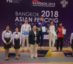 Акмолинский шпажист завоевал «серебро» чемпионата Азии по фехтованию