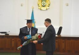 Председатель Акмолинского областного суда стал почетным профессором университета им. Ш.Уалиханова