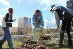 ​В рамках недельной акции «Киелі мекен» очистили территорию памятников от мусора