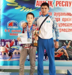 Юный борец из Щучинска стал серебряным призером республиканского турнира по вольной борьбе