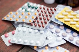 Более 200 пунктов выдачи бесплатных лекарств открыты для акмолинцев