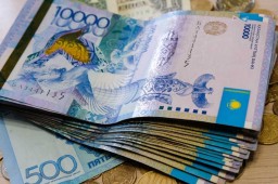 С 1 января размер минимальной зарплаты в Казахстане будет повышен до 85 тысяч тенге