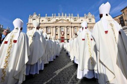 Исторический синод в Ватикане обсуждает будущее женщин и ЛГБТ в католической церкви