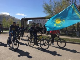 В Кокшетау ко Дню единства народа Казахстана организовали велопробег