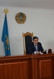 Председатель Акмолинского областного суда поздравил судей и сотрудников суда с Днем столицы