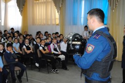Акция "Я и мой полицейский" прошла в школах города Кокшетау