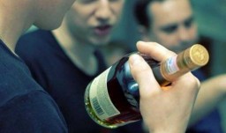 32-летний гражданин города Кокшетау задержан за кражу алкоголя из магазина