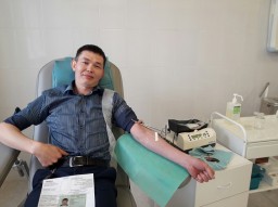 Кокшетауские медработники в преддверии профессионального праздника сдали донорскую кровь