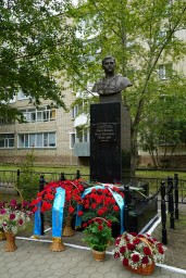 ​Бюст поэта и Героя Великой Отечественной войны Мусы Джалиля открыли в Кокшетау (ВИДЕО)