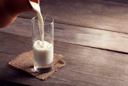 Питьевое молоко подорожало на 20% за год в Казахстане
