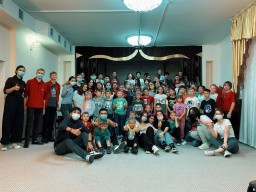 Волонтёры центра «Феникс» посетили детский дом города Акколя