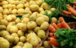 В Казахстане картофель подешевел на 64%, а морковь - на 54%