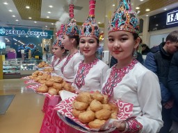 Коллективы ДК «Кокшетау» поздравили акмолинцев праздничным концертом