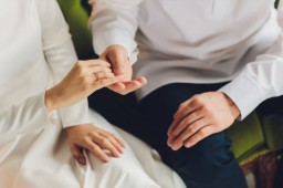 В Астане мужчина нанес 13 ножевых ранений имаму на следующий день после обряда никах