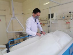 Уникальная высокотехнологичная противоожоговая кровать появилась в детской облбольнице