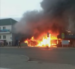 Акмолинские полицейские и спасатели вынесли газовые баллоны из пожара в кафе