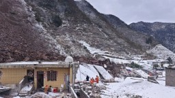 Оползень в Китае: восемь погибших, десятки человек под завалами