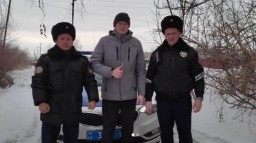 В Акмолинской области полицейские спасли на трассе водителя с гипертоническим кризом В Акмолинской области полицейские спасли на трассе водителя с гипертоническим кризом