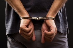 В Кокшетау полицейские задержали братьев – дилеров, продававших гашиш
