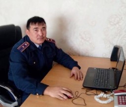 Портмоне с крупной суммой денег вернули владельцу акмолинские полицейские Портмоне с крупной суммой денег вернули владельцу акмолинские полицейские