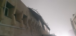 Ветер сорвал крышу торгового дома «ЦУМ» в Кокшетау