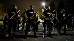 Беспорядки в США: женщина-полицейский, застрелившая Данте Райта, хотела применить тазер