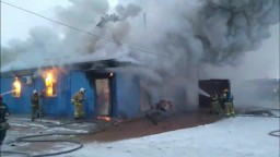 Два Камаза пострадали во время пожара в Кокшетау