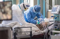Жительница Бельгии заразилась сразу двумя штаммами коронавируса и умерла