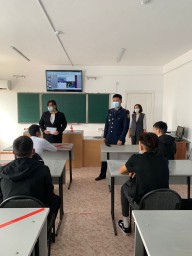 Акмолинские наркополицейские поздравили студентов с началом учебного года