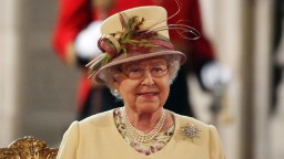 К Платиновому юбилею королевы Дэнни Бойл выпускает фильм "Пистол" - об истории группы Sex Pistols