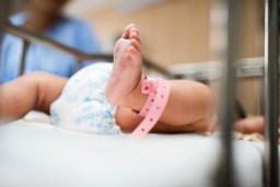 Свыше 2,4 тыс. малышей родились в Казахстане в рамках спецпрограммы «Аңсаған сәби»