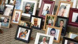 Возвращение с того света: как в Сирии разыскивают пропавших узников режима