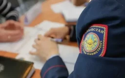 ​За оскорбление сотрудника полиции жителю Степногорска грозит уголовная ответственность