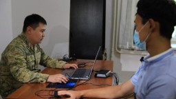 Более 30 тысяч казахстанцев уклоняются от службы в армии