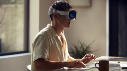 Apple представила новые очки смешанной реальности. В них соединятся виртуальный и реальный миры