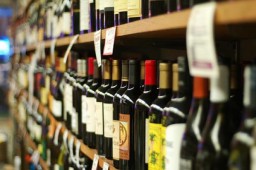 В Акмолинской области изъято 1150 бутылок нелегальной алкогольной продукции