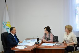 Аким Акмолинской области провел прием граждан в приемной областного филиала партии «Нұр Отан»