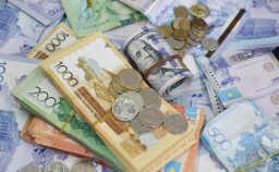 Казахстанцам посоветовали открыть депозиты до снижения ставок