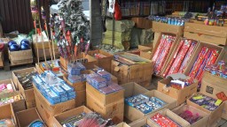 Акмолинские полицейские изъяли более 350 коробок не сертифицированной пиротехнической продукции