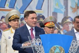 Ермек Маржикпаев поздравил акмолинцев с Днем защитника Отечества
