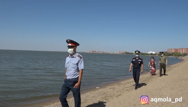 В Акмолинской области полицейские и спасатели проводят профилактические рейды на побережье водоемов