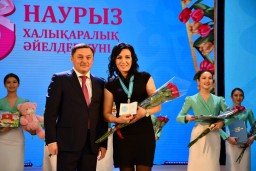 Многодетная мама в погонах: сотрудница ДП Акмолинской области удостоена награды «Күміс алқа»