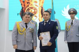 Сотрудников акмолинской УИС наградили ко Дню Республики