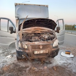 ​Акмолинские полицейские помогли водителю потушить загоревшееся авто