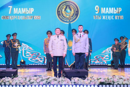 ​Акмолинский полицейский получил высокую государственную награду за спасение людей
